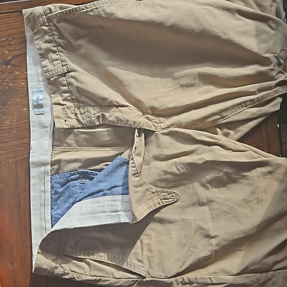 Closed khaki